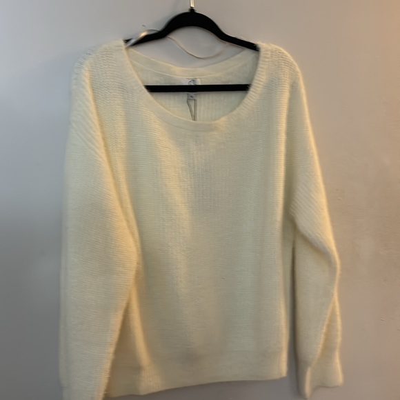 NWT KAWALATEE OFF THE SHOULDER KNIT - Picture 11 of 14